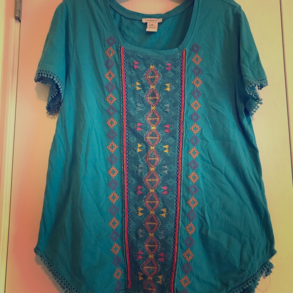 Beautiful embroidered Sundance short sleeve top